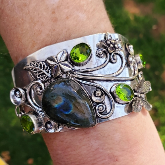 New Labradorite & Peridot 925 Silver Butterfly & Flowers Cuff Bracelet. - Picture 6 of 16